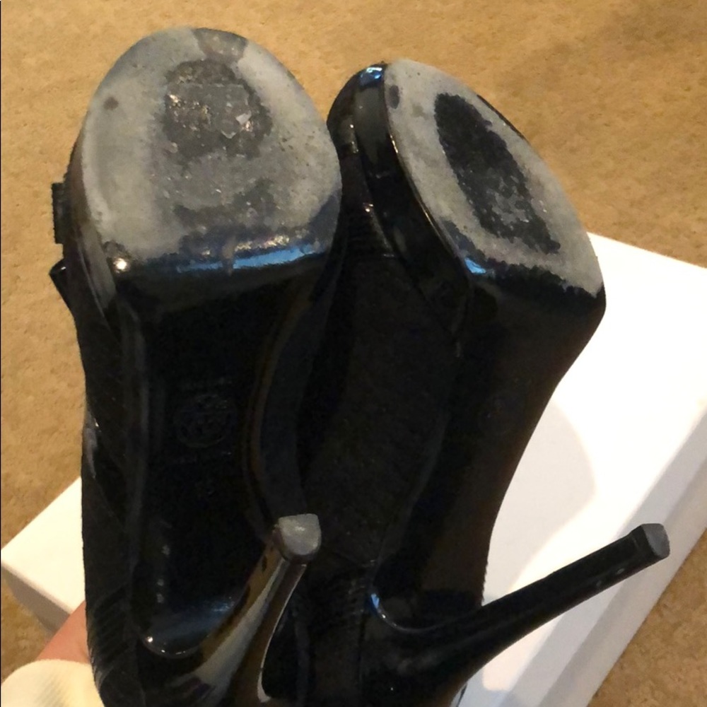 (Sold) Versace Quilted Black Velvet Bow Booties 38 - Picture 6 of 8